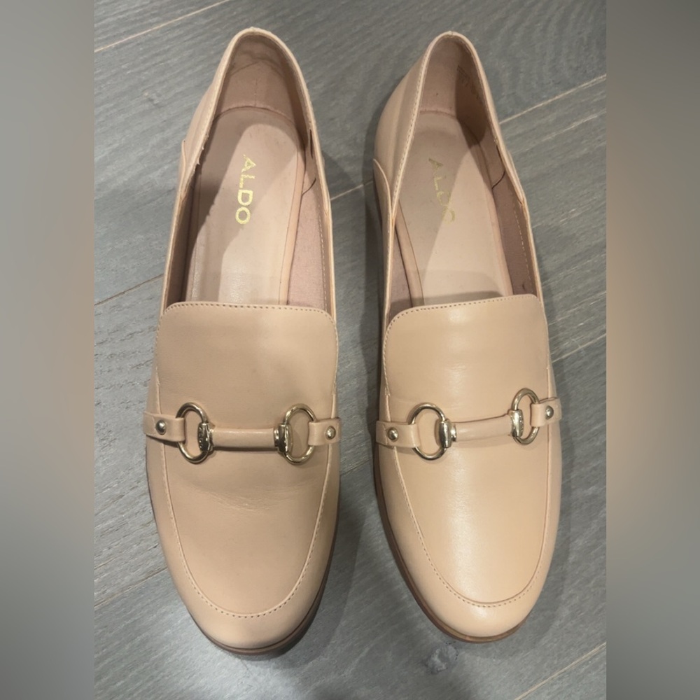 New Aldo Women's Beige Loafers with Gold Accents - Picture 1 of 4